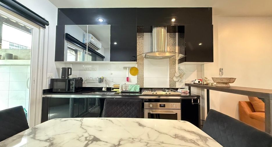 For rent 3 bedrooms townhouse in Mueang Phuket, Phuket