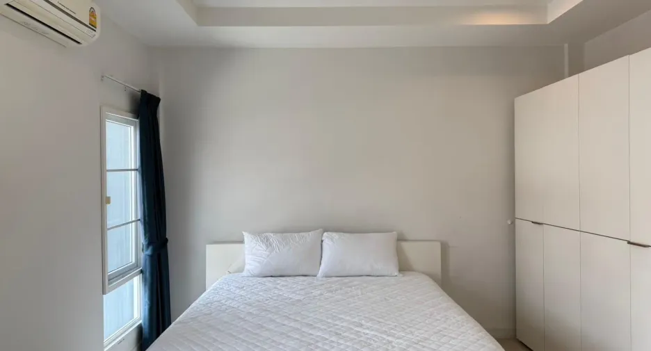 For rent 3 bedrooms townhouse in Mueang Phuket, Phuket