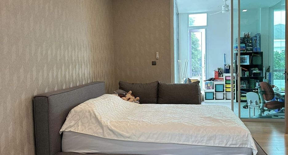 For sale and for rent 4 bedrooms house in Bueng Kum, Bangkok