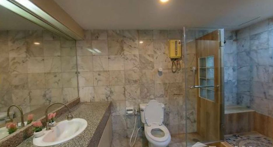 For sale 2 bedrooms condo in Bang Rak, Bangkok