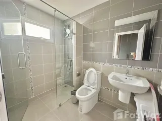 À louer 3 chambres maison à Bang Lamung, Chonburi