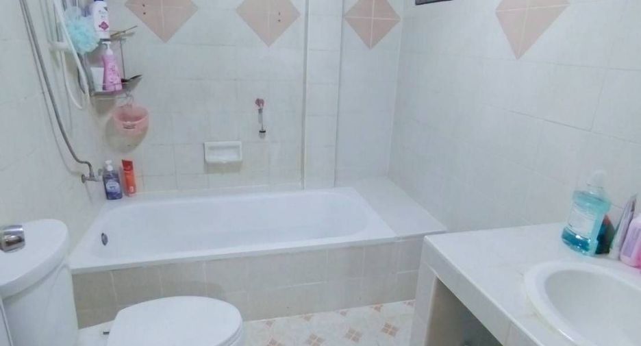 For sale 3 bedrooms townhouse in Bang Bon, Bangkok