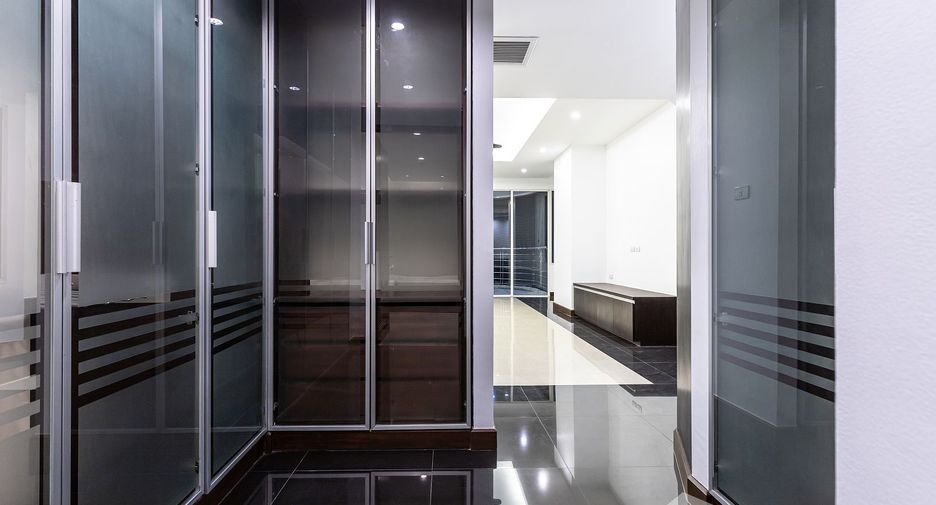 For sale 3 bedrooms condo in Bang Lamung, Chonburi