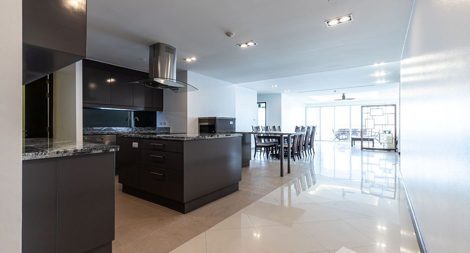 For sale 3 bedrooms condo in Bang Lamung, Chonburi