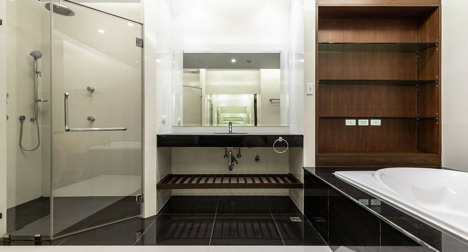 For sale 3 bedrooms condo in Bang Lamung, Chonburi