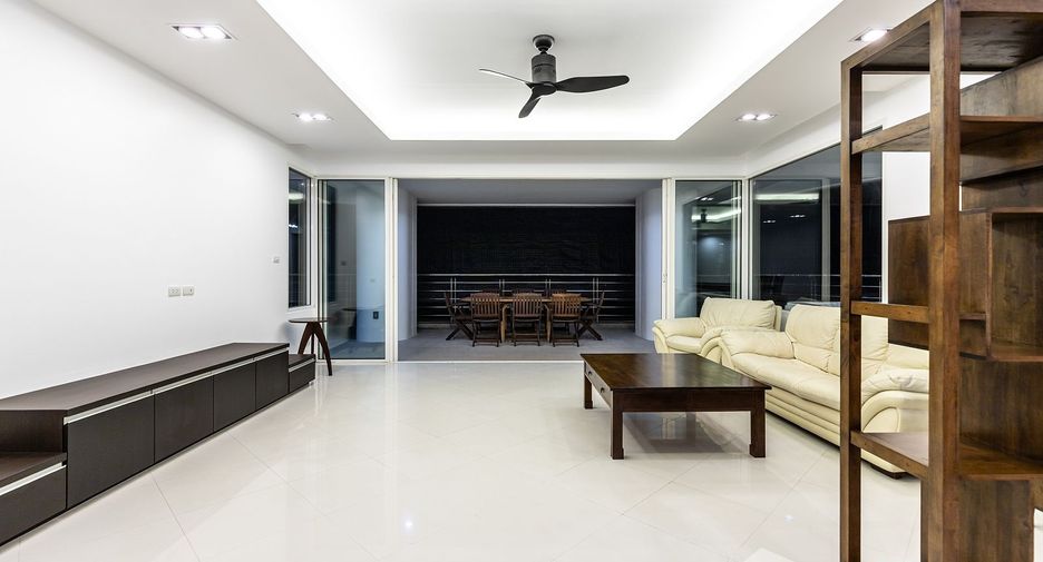 For sale 3 bedrooms condo in Bang Lamung, Chonburi