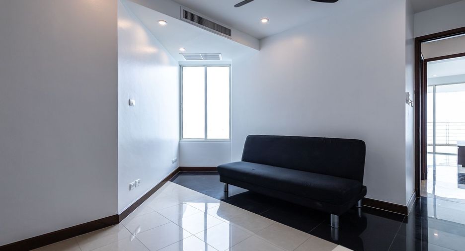 For sale 3 bedrooms condo in Bang Lamung, Chonburi
