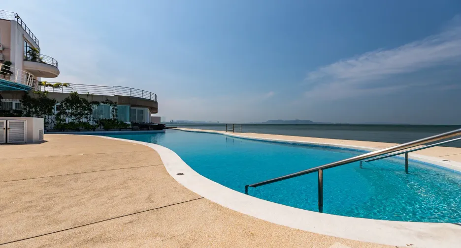 For sale 3 bedrooms condo in Bang Lamung, Chonburi