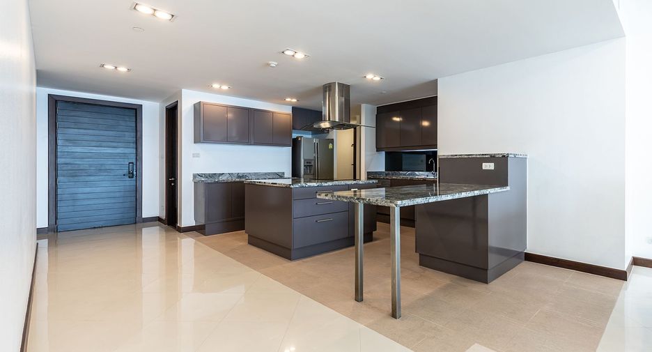 For sale 3 bedrooms condo in Bang Lamung, Chonburi