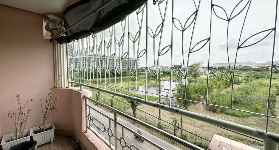 For sale 5 bedrooms retail Space in Bang Khun Thian, Bangkok