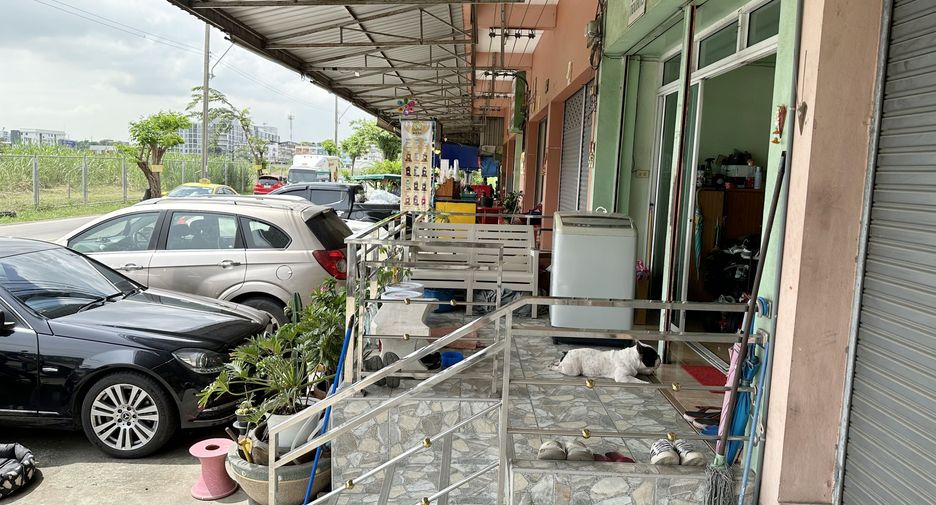 For sale 5 bedrooms retail Space in Bang Khun Thian, Bangkok