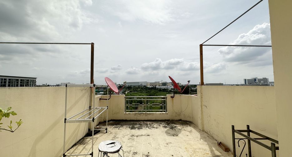 For sale 5 bedrooms retail Space in Bang Khun Thian, Bangkok