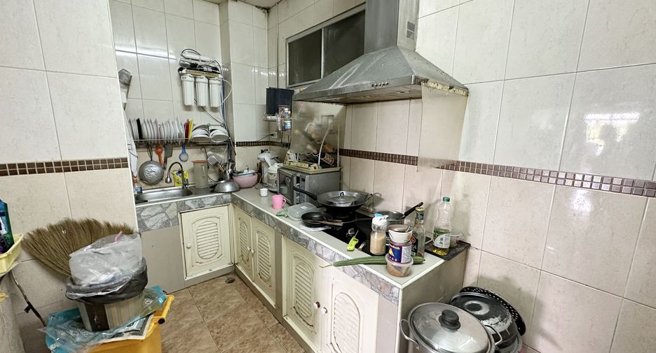 For sale 5 bedrooms retail Space in Bang Khun Thian, Bangkok