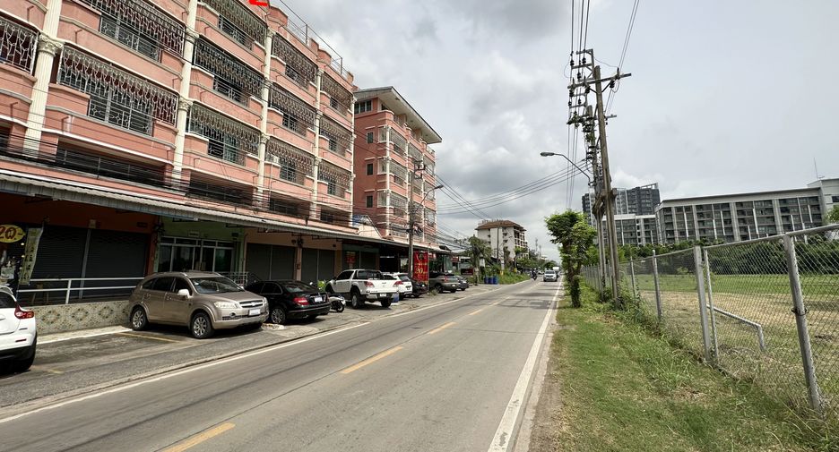For sale 5 bedrooms retail Space in Bang Khun Thian, Bangkok