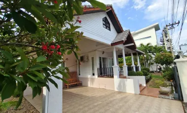 À louer 3 chambres villa à Bang Lamung, Chonburi