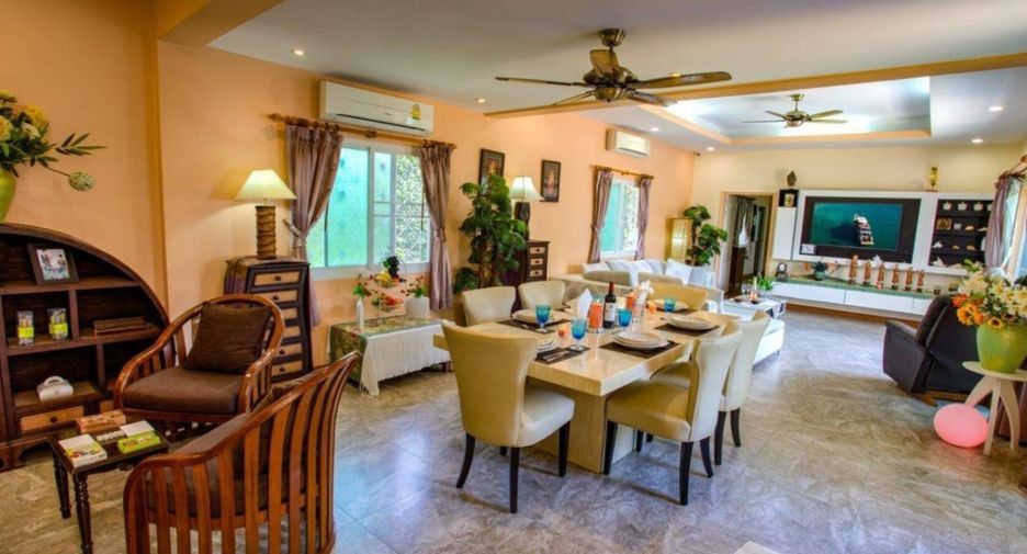 Villa zum Kauf mit 4 Zimmer in Kathu, Phuket