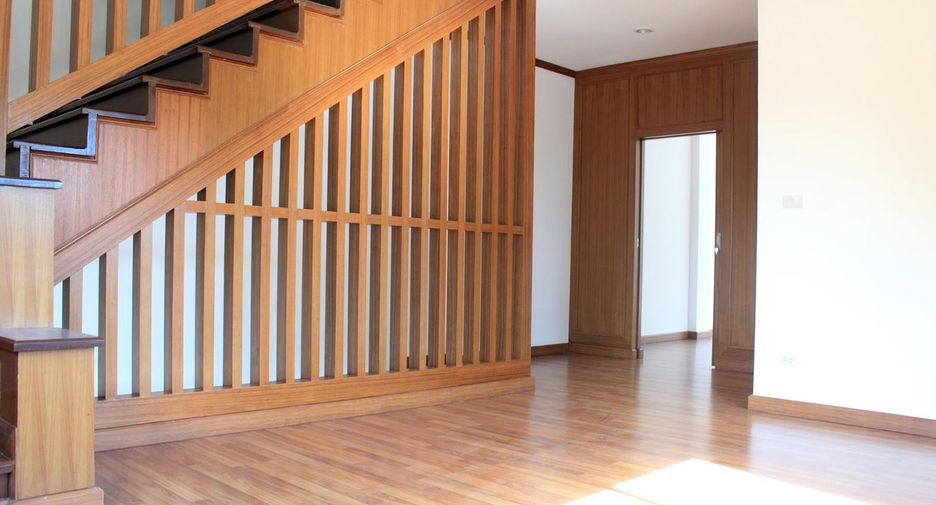 For sale 3 bedrooms retail Space in Mueang Phuket, Phuket