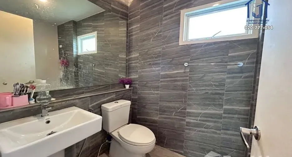 For sale 3 bedrooms house in Lam Luk Ka, Pathum Thani