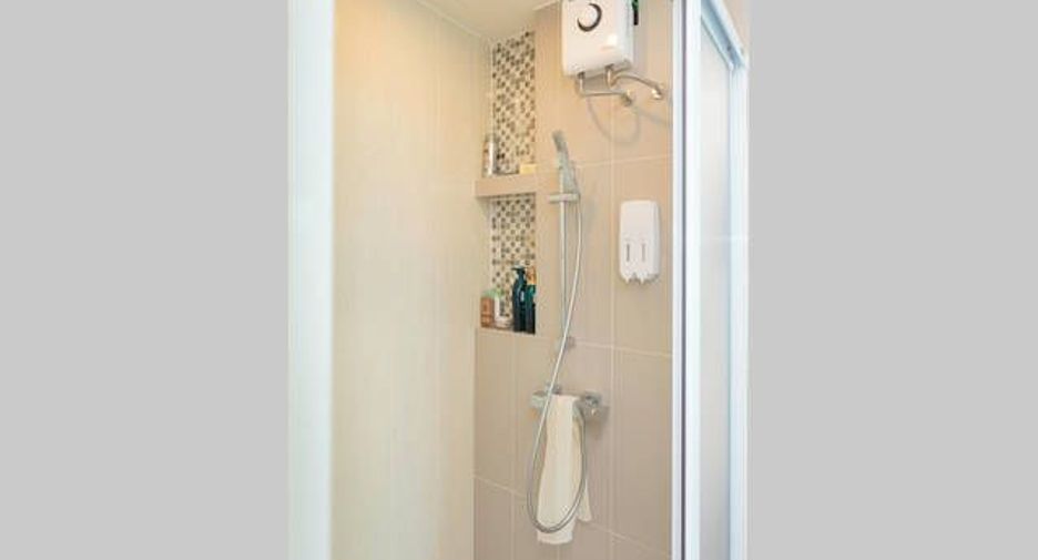 For sale 2 bedrooms condo in Huai Khwang, Bangkok