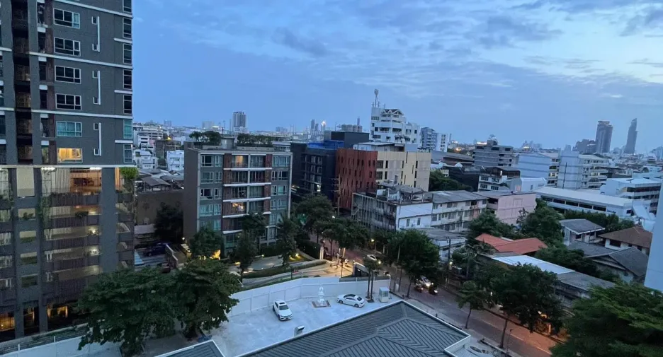 À vendre studio condo à Sathon, Bangkok