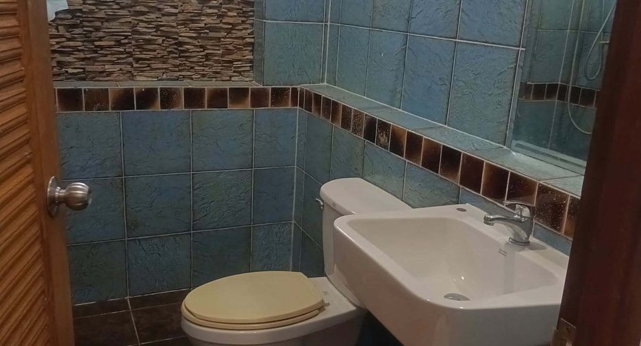 À vendre et à louer 3 chambres maison à Bang Saray, Pattaya