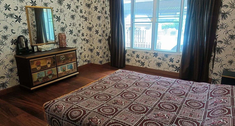 À vendre et à louer 3 chambres maison à Sattahip, Chonburi
