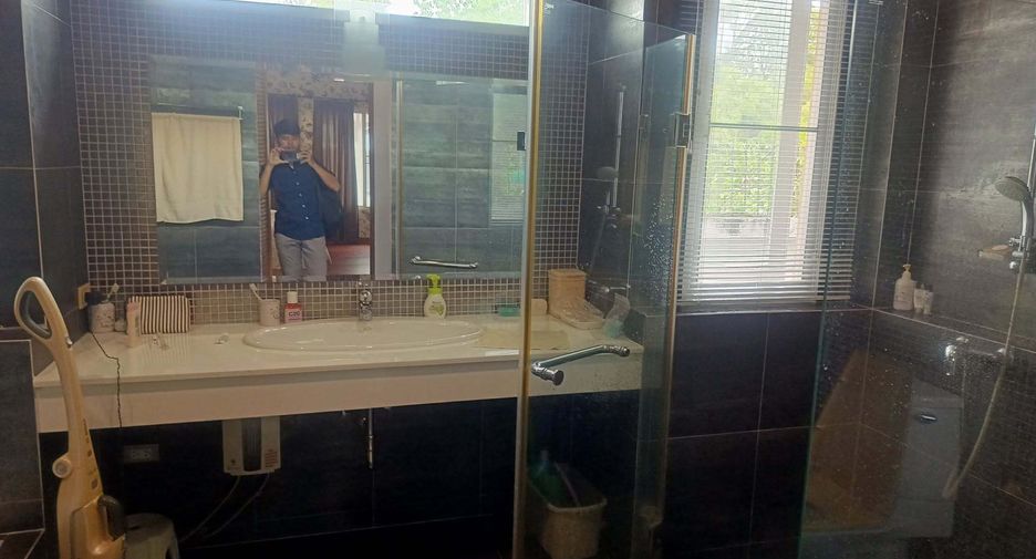 À vendre et à louer 3 chambres maison à Sattahip, Chonburi