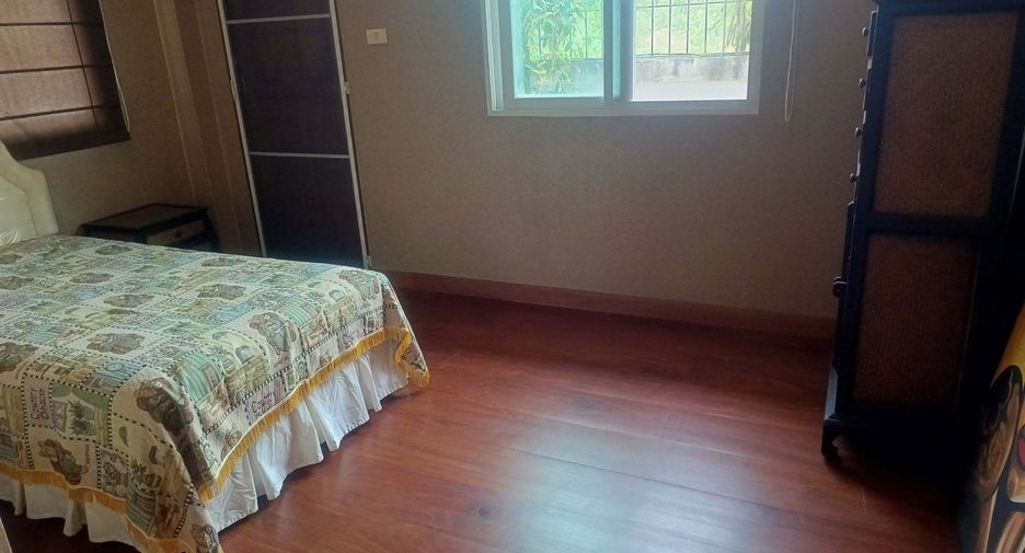 À vendre et à louer 3 chambres maison à Sattahip, Chonburi