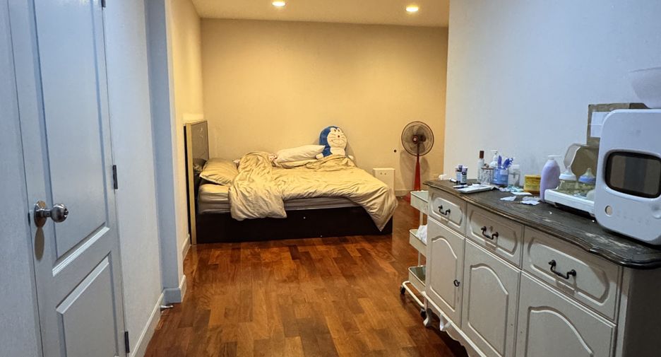 Haus zum Kauf mit 4 Zimmer in Mueang Nonthaburi, Nonthaburi