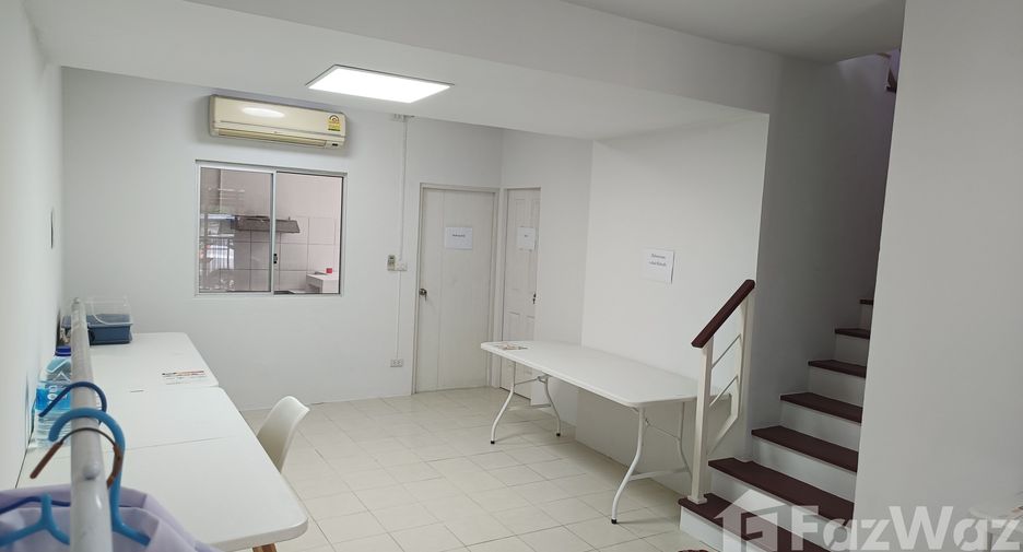 For sale 3 bedrooms townhouse in Lat Krabang, Bangkok