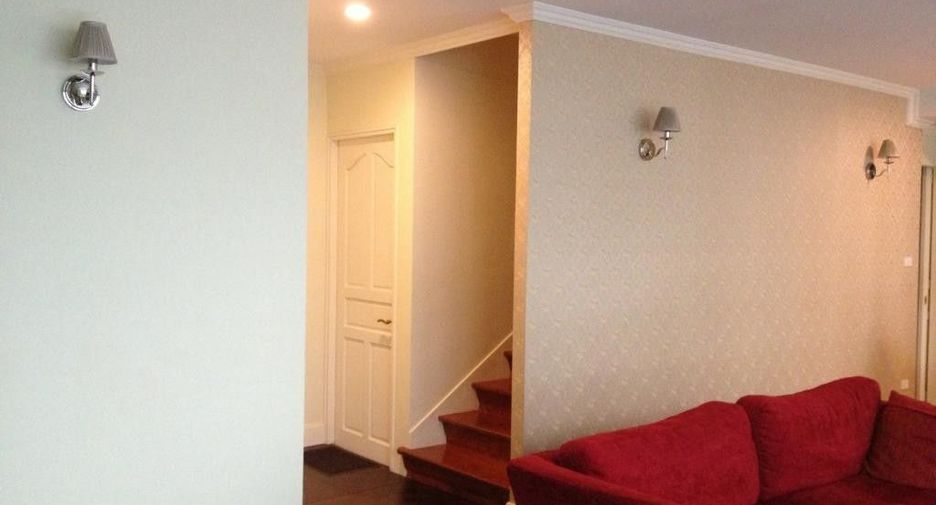 For sale 4 bedrooms condo in Khlong Toei, Bangkok