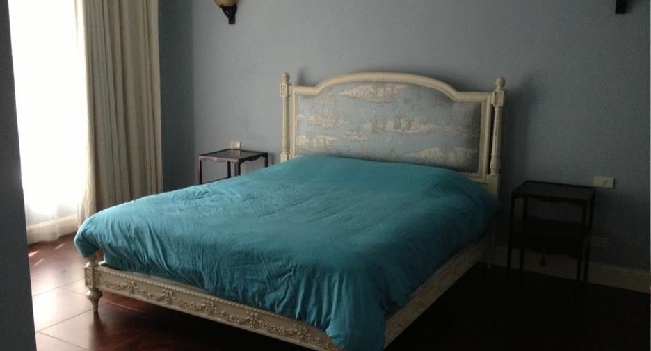 For sale 4 bedrooms condo in Khlong Toei, Bangkok