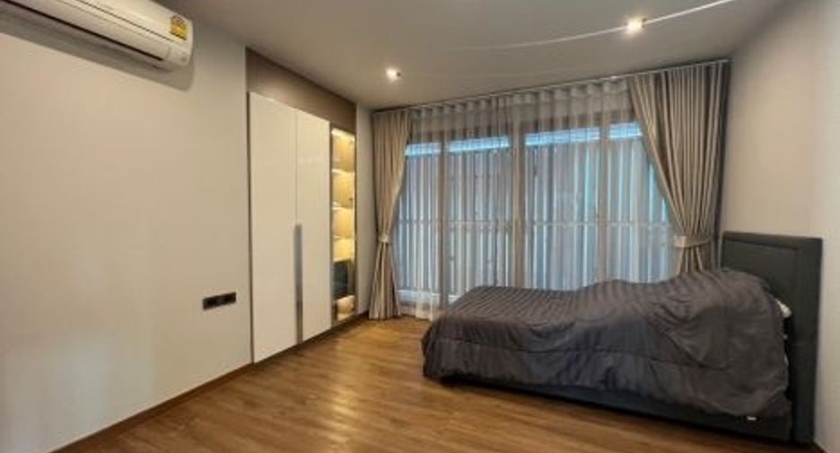 For sale 5 bedrooms house in Chatuchak, Bangkok