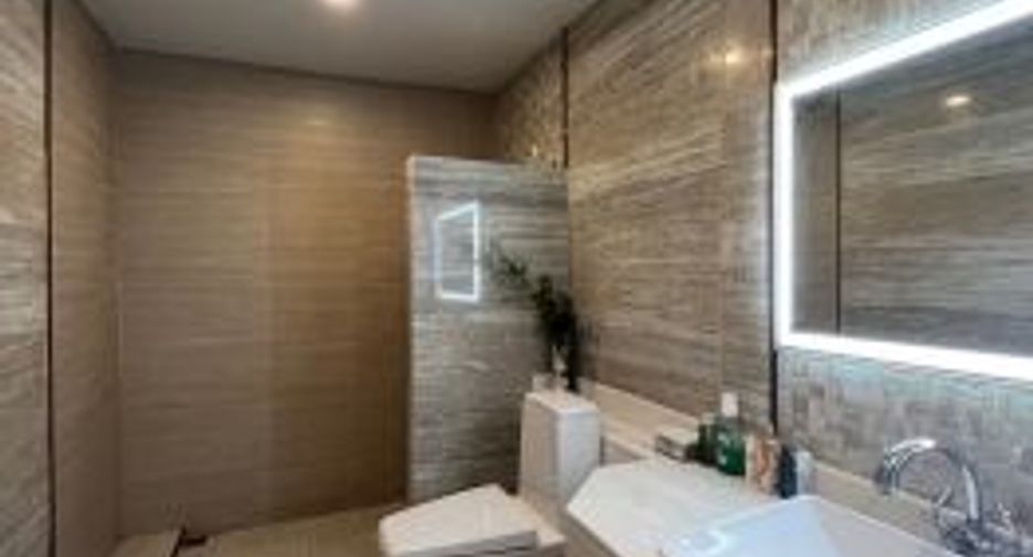 For sale 5 bedrooms house in Chatuchak, Bangkok