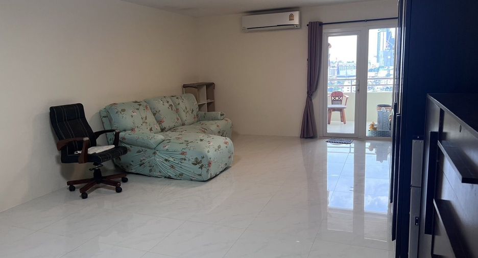 For sale studio condo in Bang Lamung, Chonburi