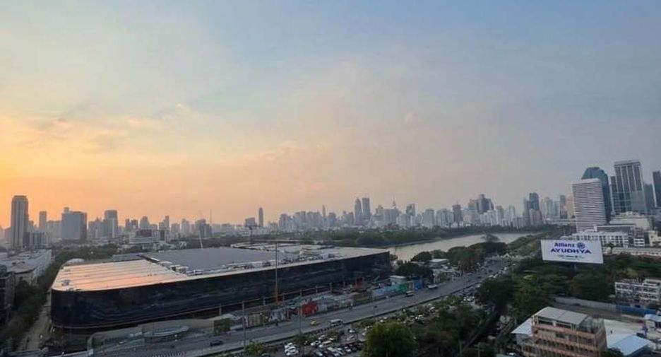 For sale 1 bed condo in Khlong Toei, Bangkok