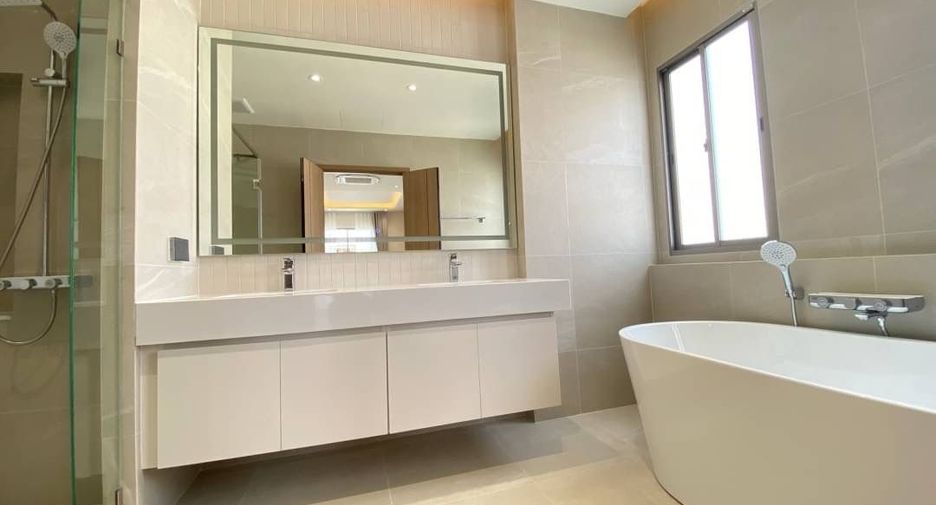 For sale 4 bedrooms house in Bang Lamung, Chonburi
