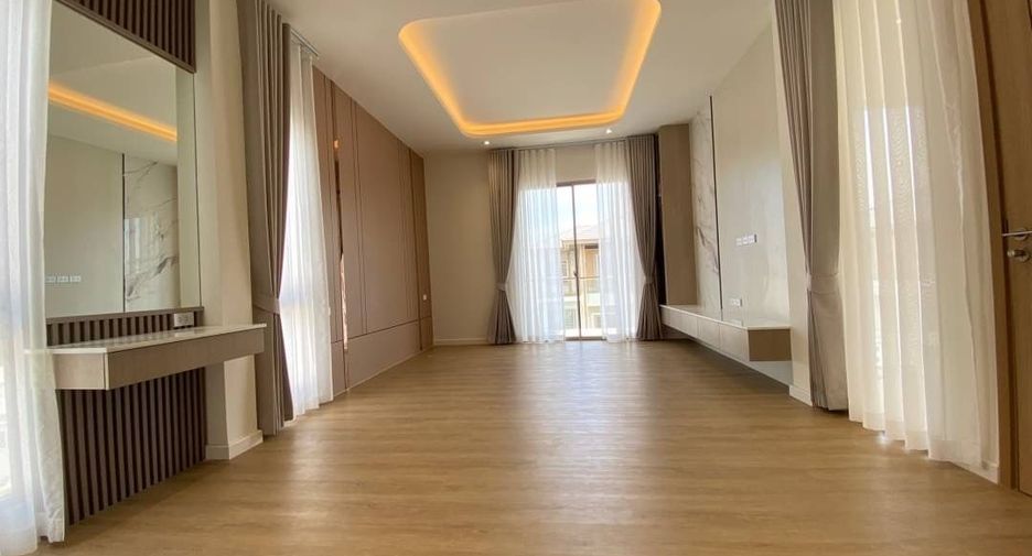 For sale 4 bedrooms house in Bang Lamung, Chonburi