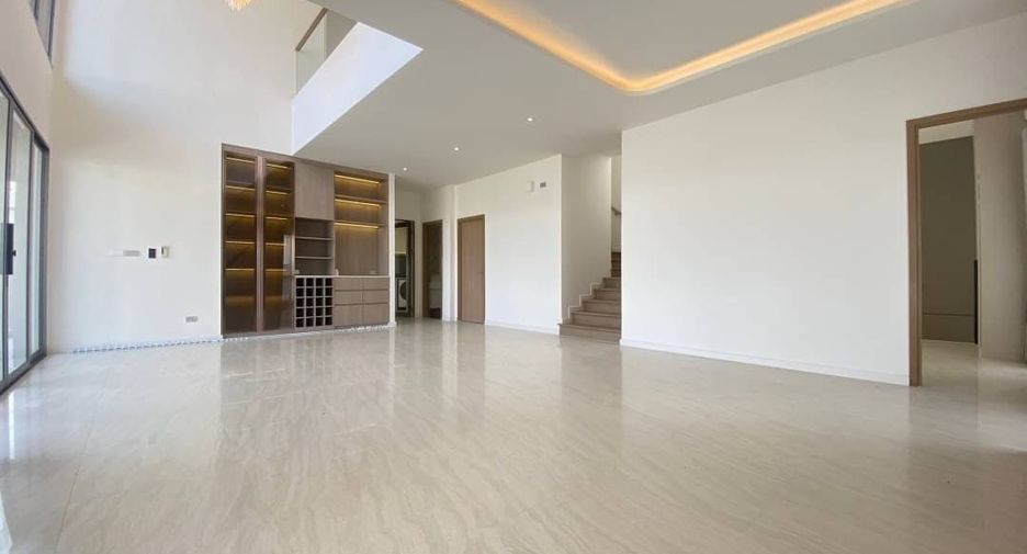 For sale 4 bedrooms house in Bang Lamung, Chonburi
