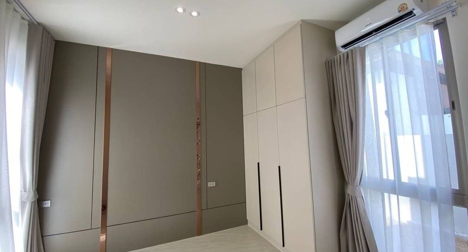 For sale 4 bedrooms house in Bang Lamung, Chonburi