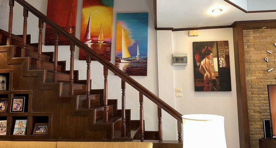 For sale 3 bedrooms townhouse in Bang Lamung, Chonburi