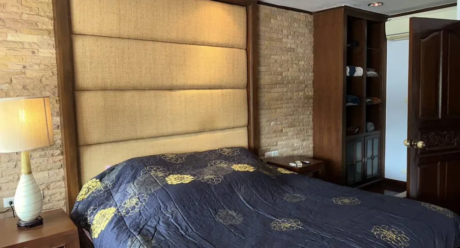 For sale 3 bedrooms townhouse in Bang Lamung, Chonburi