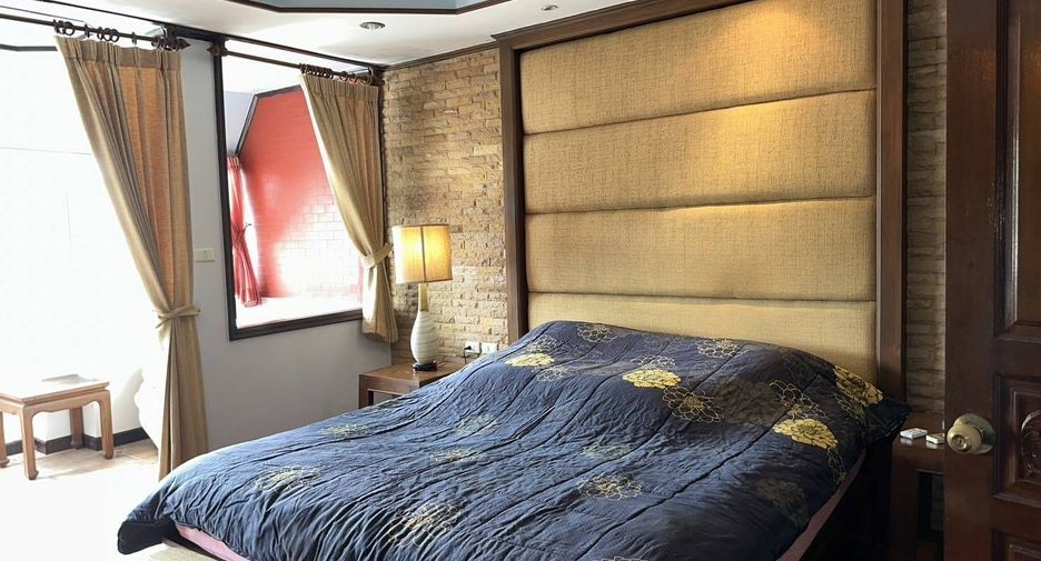 For sale 3 bedrooms townhouse in Bang Lamung, Chonburi