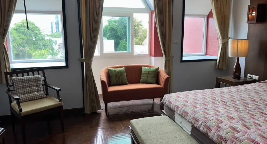 For sale 3 bedrooms townhouse in Bang Lamung, Chonburi
