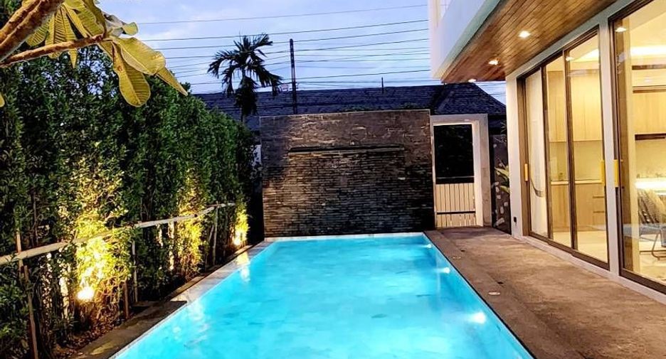 For rent 5 bedrooms villa in Mueang Phuket, Phuket