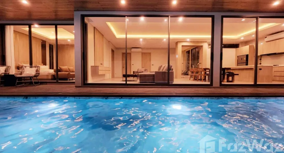 For rent 5 bedrooms villa in Mueang Phuket, Phuket
