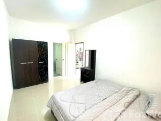For sale 2 bedrooms townhouse in Bang Lamung, Chonburi