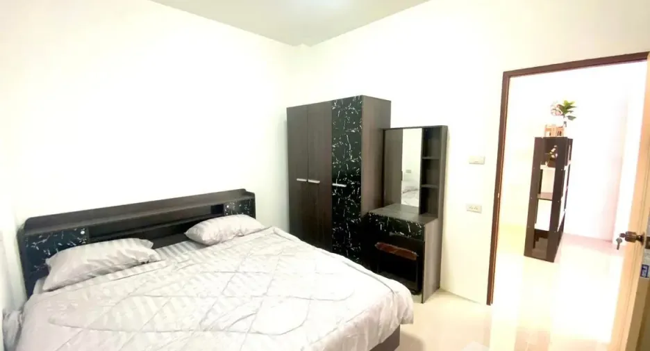 For sale 2 bedrooms townhouse in Bang Lamung, Chonburi