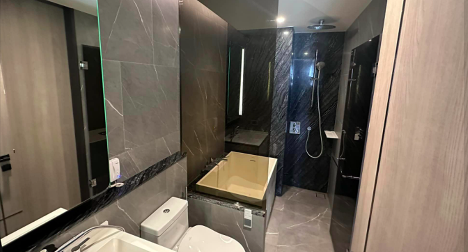 For sale and for rent 2 bedrooms condo in Watthana, Bangkok