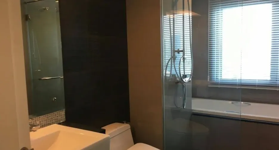 For sale 2 bedrooms condo in Khlong Toei, Bangkok